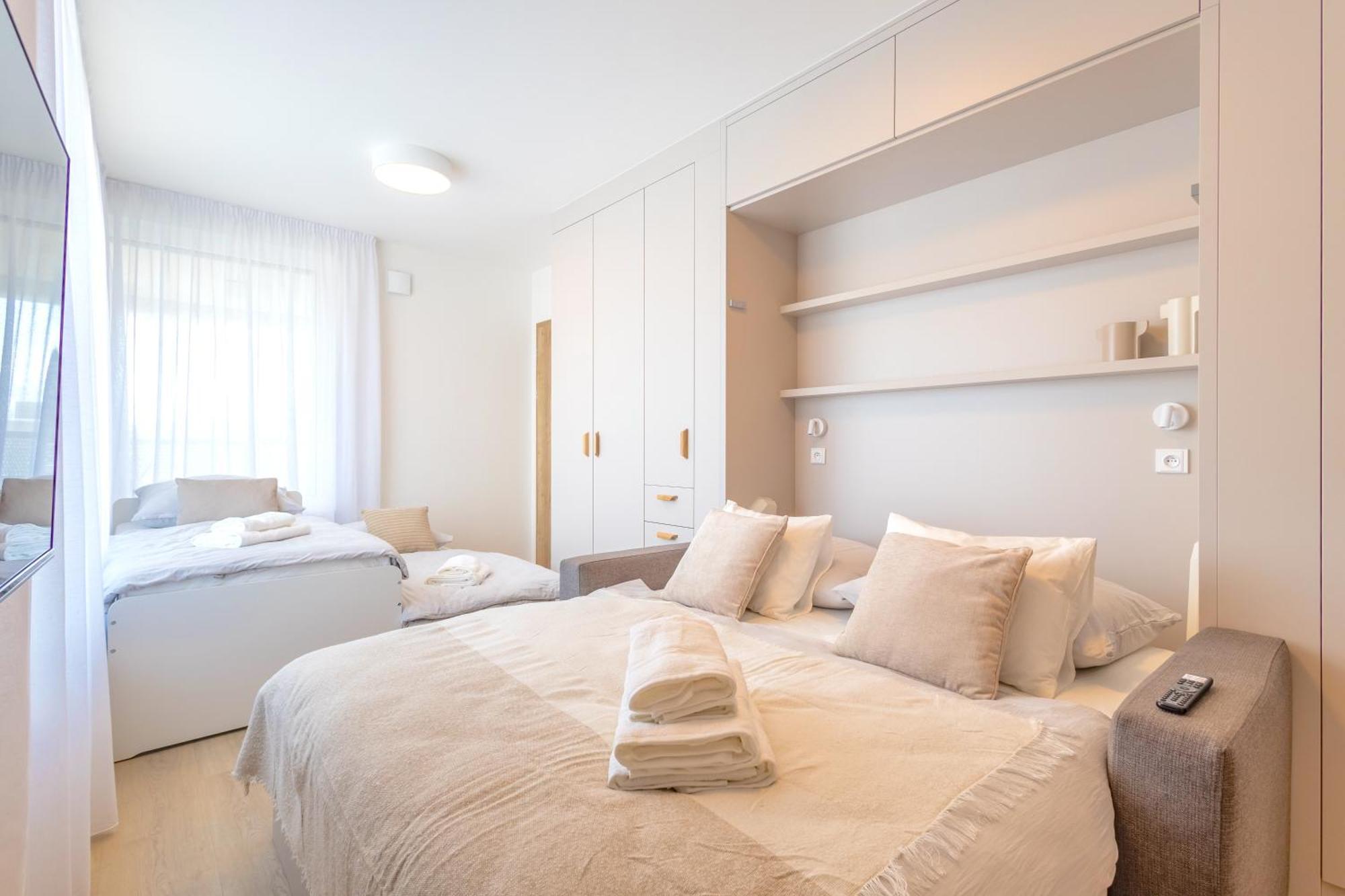 Bright 2Br - 5Th Floor, Balcony, Free Parking By Gravity Prague公寓 外观 照片