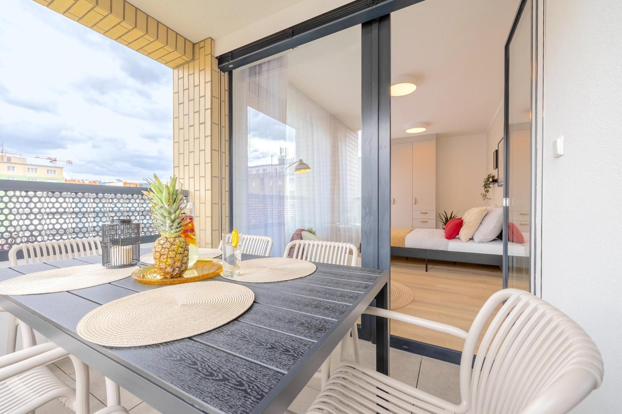 Bright 2Br - 5Th Floor, Balcony, Free Parking By Gravity Prague公寓 外观 照片
