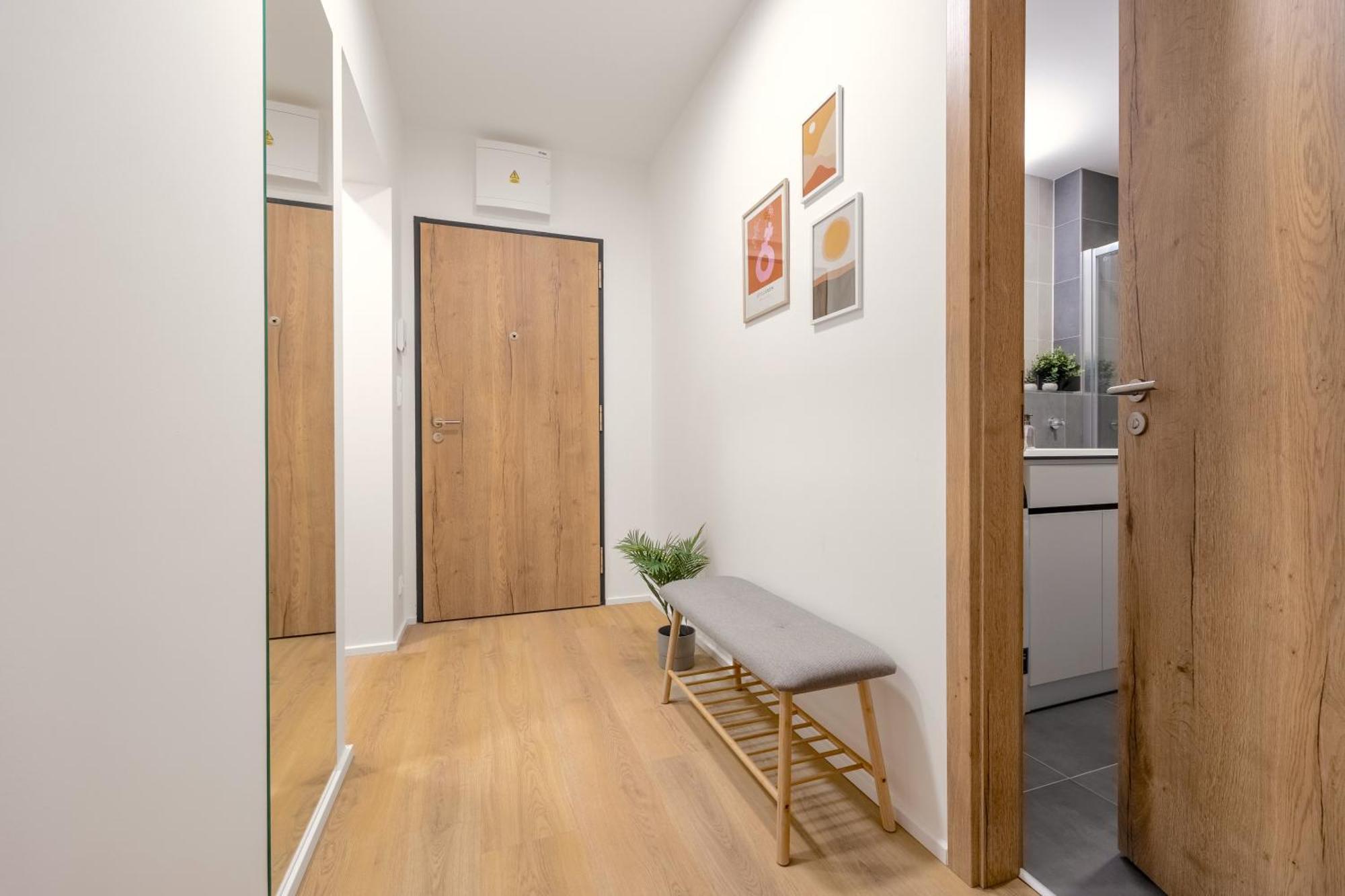 Bright 2Br - 5Th Floor, Balcony, Free Parking By Gravity Prague公寓 外观 照片