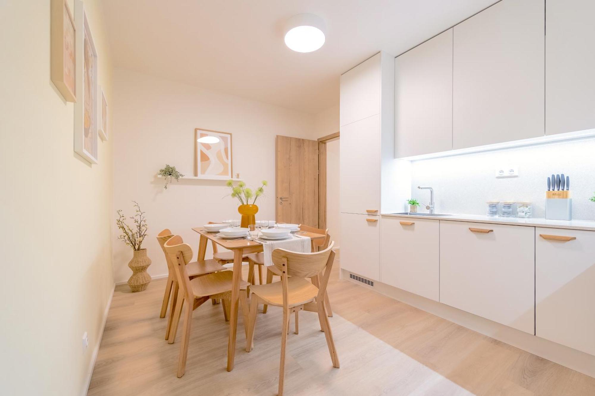Bright 2Br - 5Th Floor, Balcony, Free Parking By Gravity Prague公寓 外观 照片