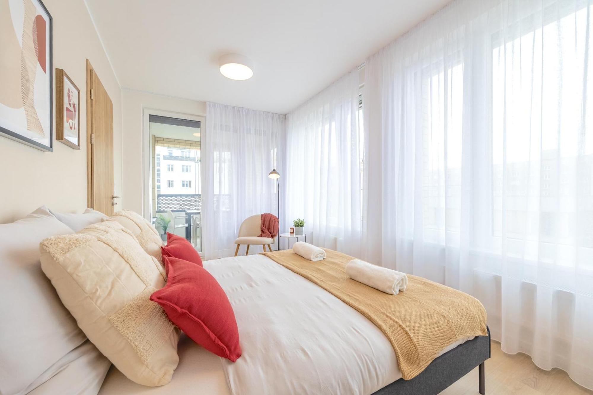 Bright 2Br - 5Th Floor, Balcony, Free Parking By Gravity Prague公寓 外观 照片