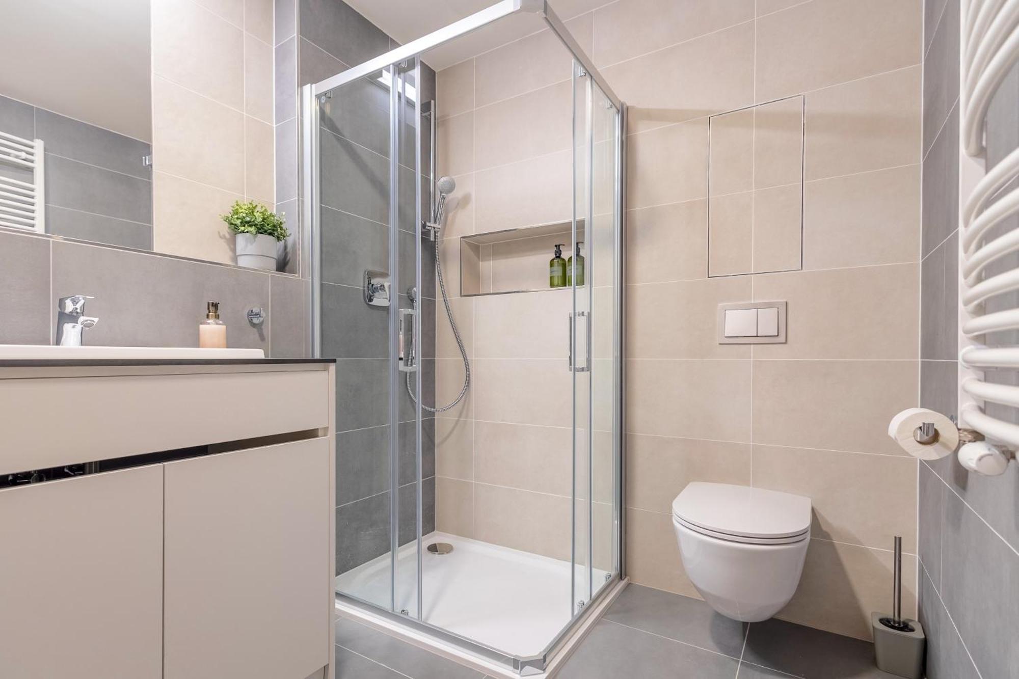 Bright 2Br - 5Th Floor, Balcony, Free Parking By Gravity Prague公寓 外观 照片